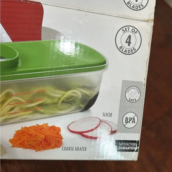 OXO Grate & Slice Set with Spiralizer - Red, Green, Orange - Picture 3 of 4